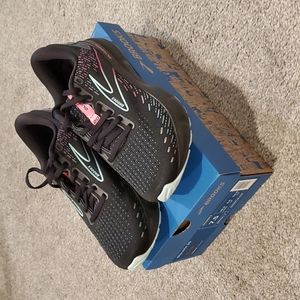 NIB 7.5 B Brooks Glycerin 20